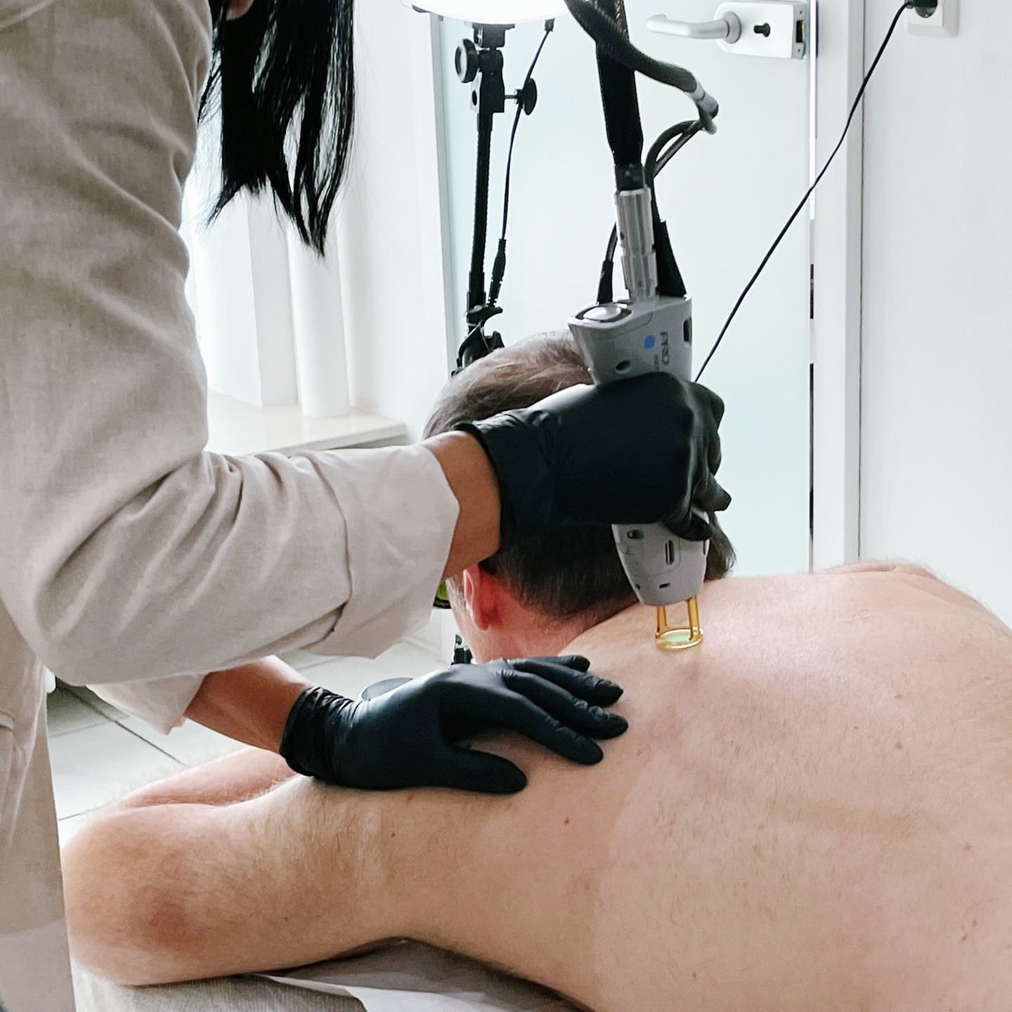 Mann-brust Behandlung permanente Haarentfernung Mann